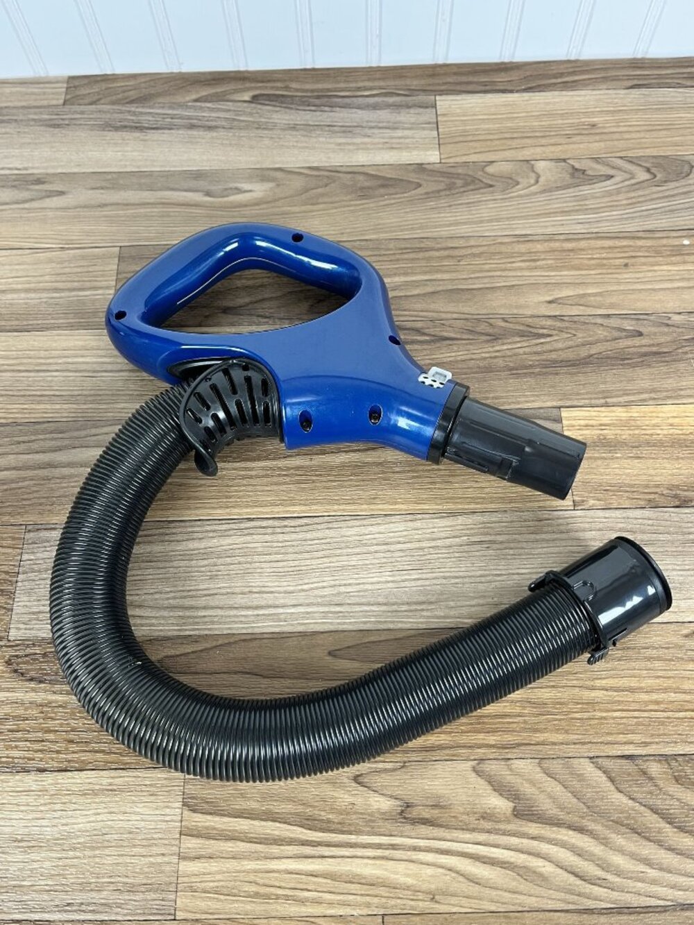 Shark Handle with Hose QU201QBL QU202QBL QU203QBL Vacuums